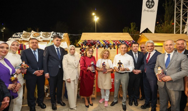 Hemşehri Dernekleri Festivali Renkli Görüntülerle Açıldı