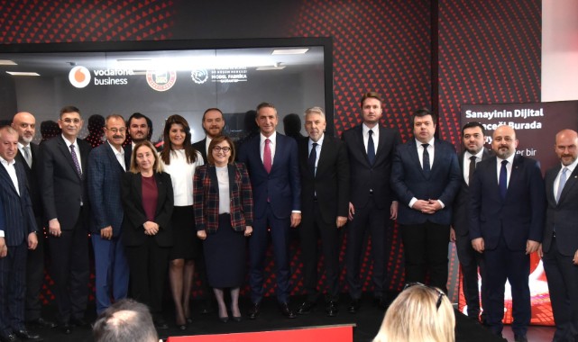 Vodafone ve Gaziantep model fabrika iş birliğinde kurulan yeni teknoloji merkezi bölge sanayisini geleceğe hazırlayacak