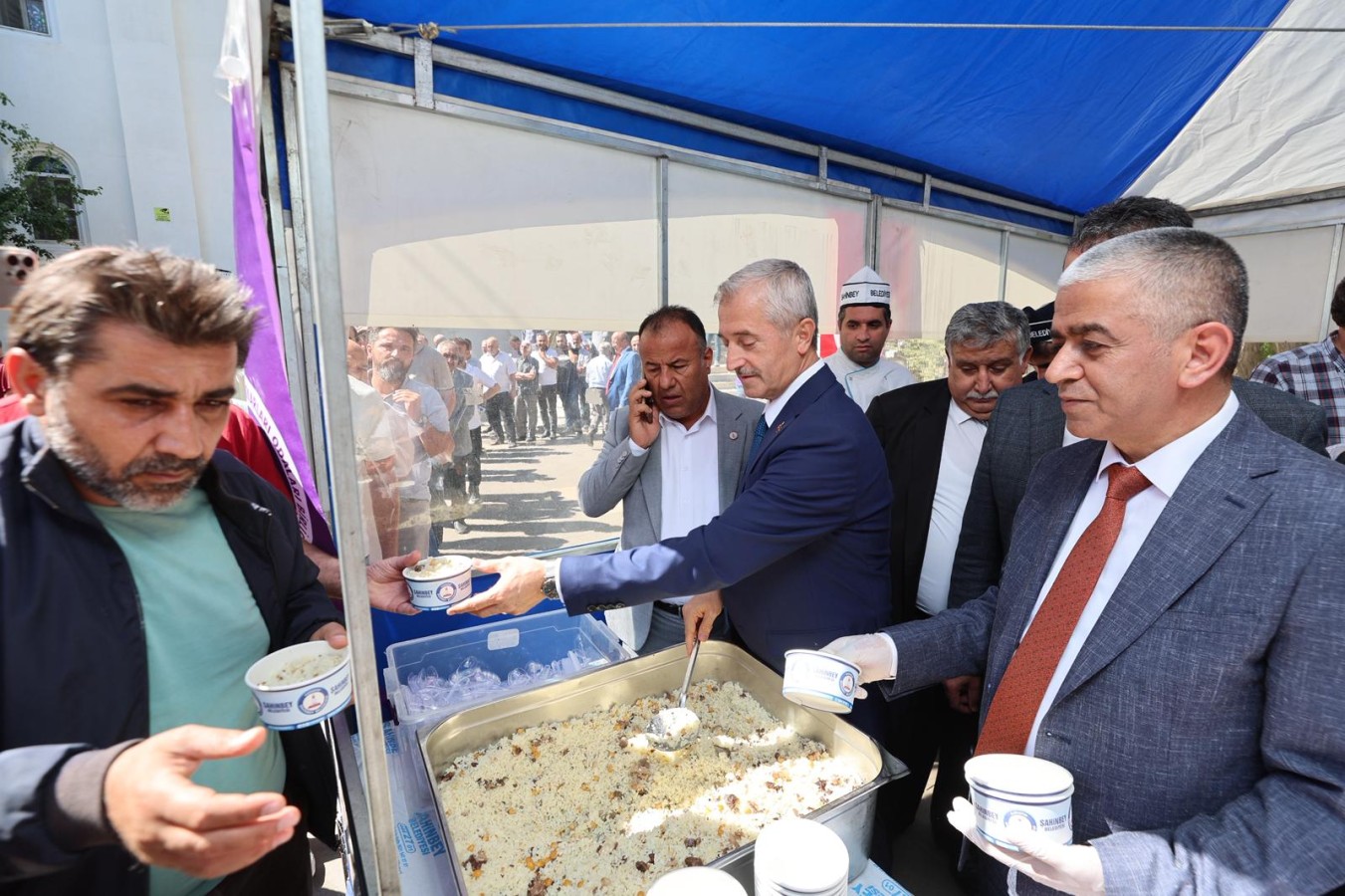 Şahinbey Belediyesinden pilav ikramı