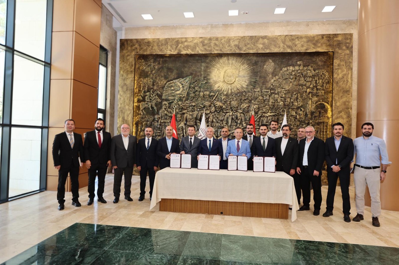 Şahinbey’den çocuklar için futbol protokolü