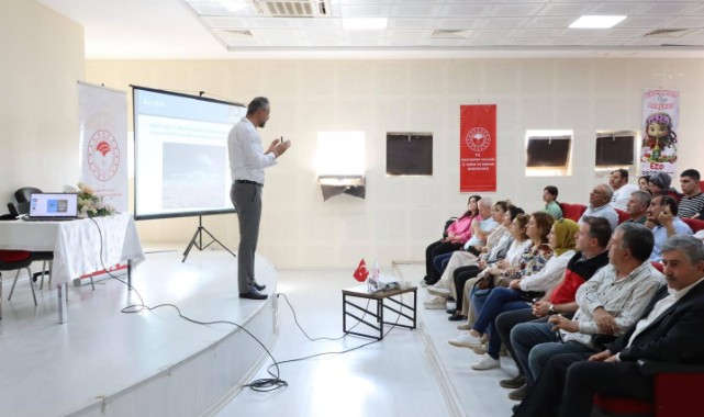 Üniversitede çiftçilere eğitim semineri