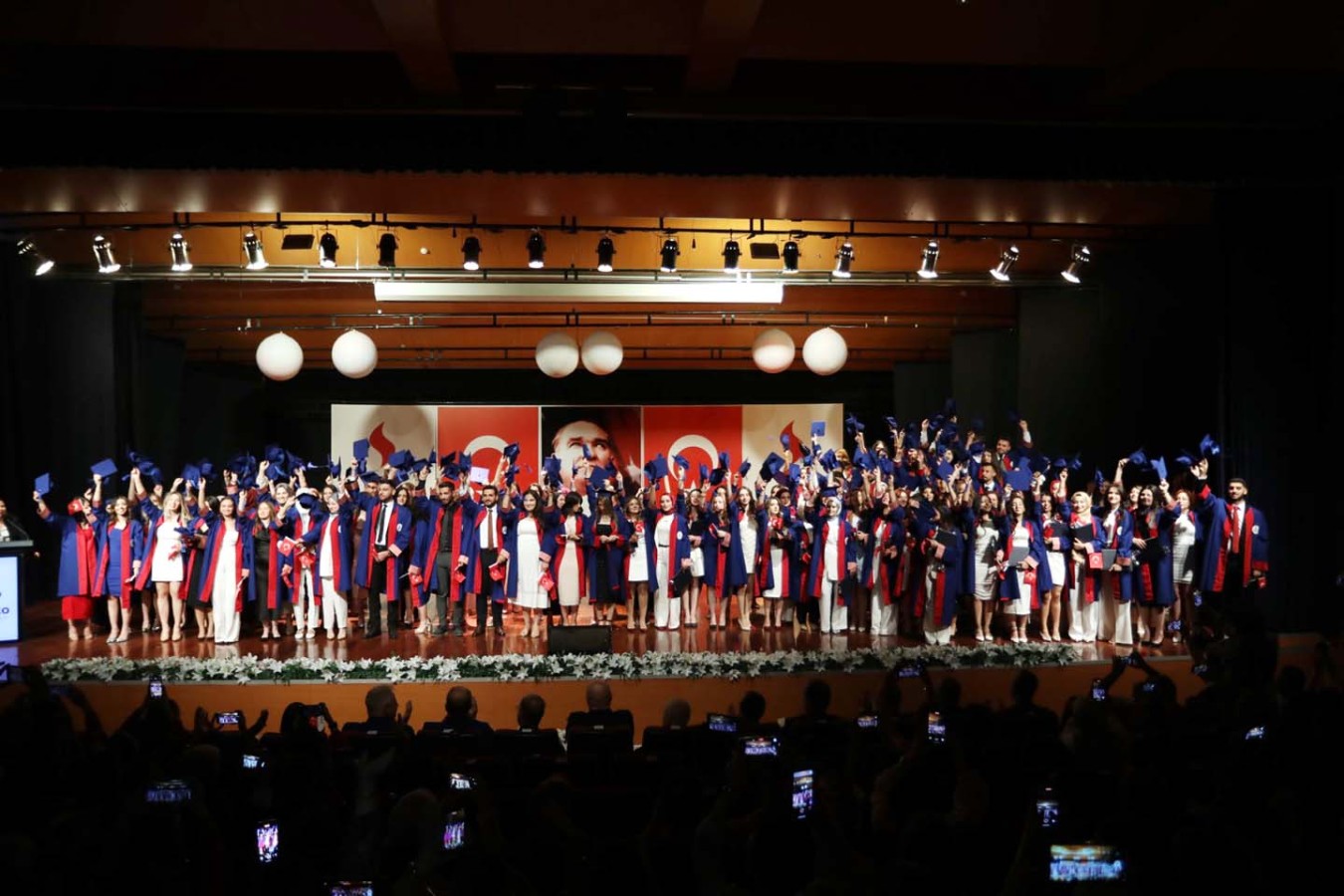 SANKO Üniversitesi’nde mezuniyet coşkusu;