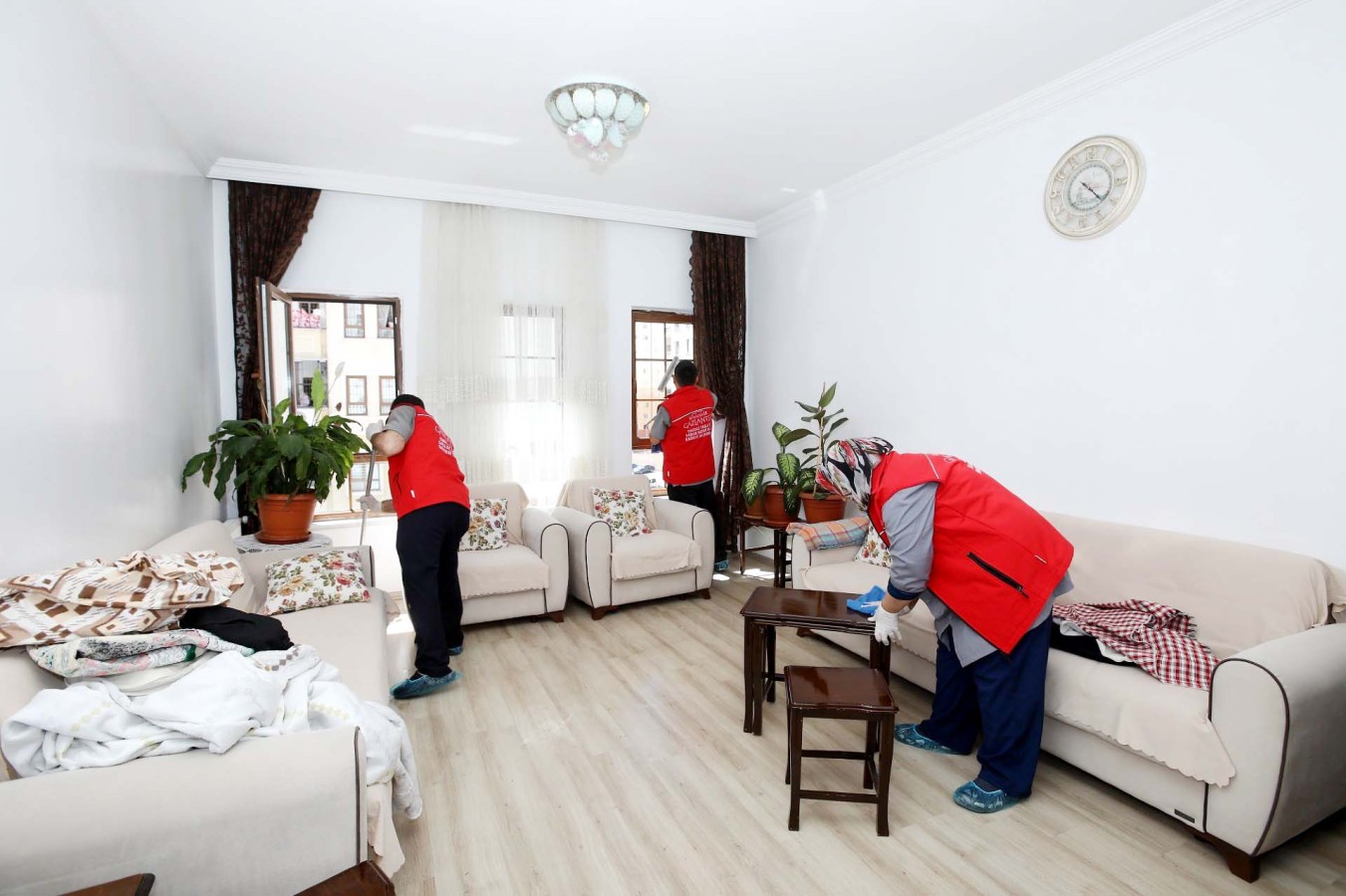 Bayram öncesi yaşlı ve engellilere önemli destek;
