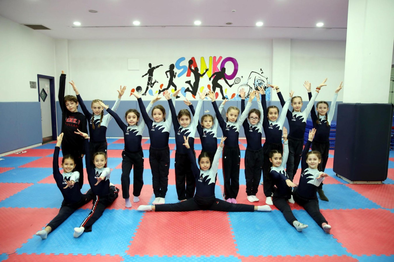 Sanko Okulları öğrencilerinin jimnastik başarısı;