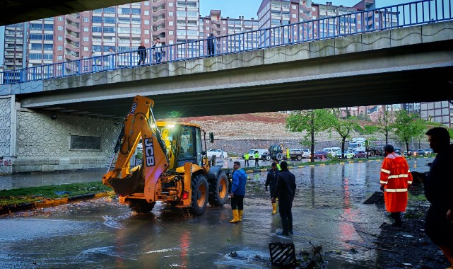 Gaziantep'te Son Yılların En Şiddetli Doğal Afeti Yaşandı
