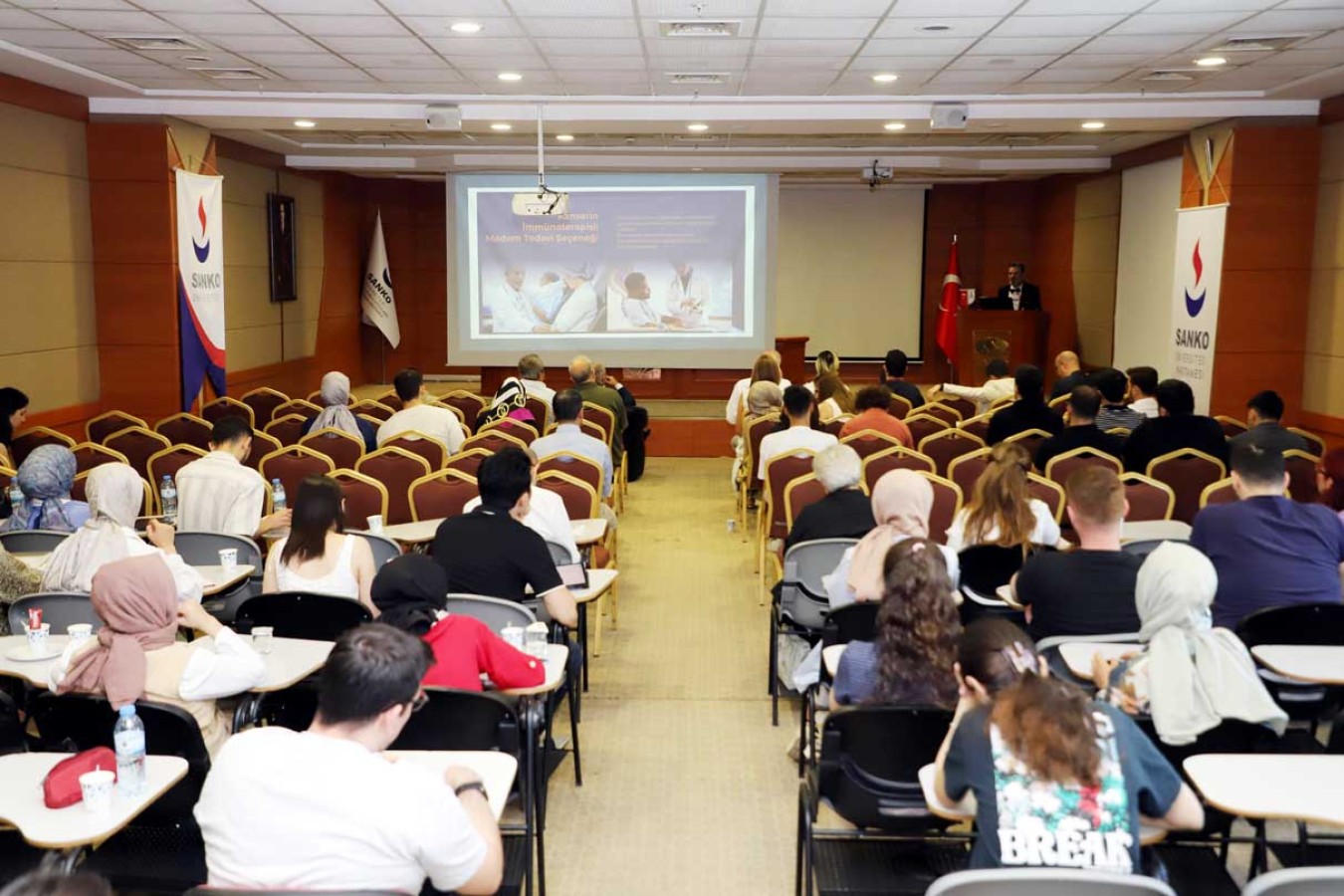 Sanko Üniversitesi'nde iç hastalıkları eğitim kursu düzenledi;