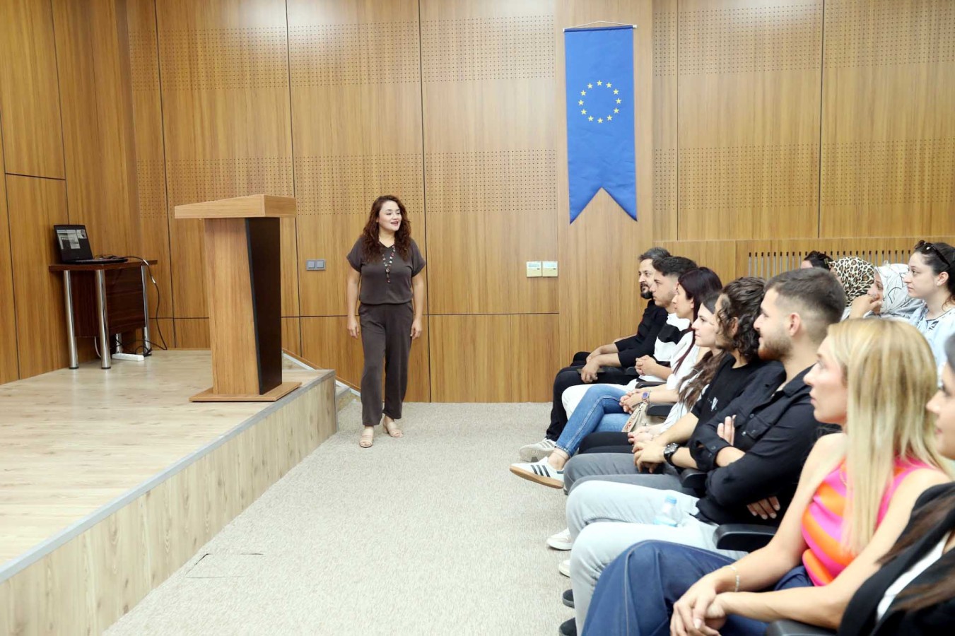 Gençler, istihdam için İGEM'in yolunu tutuyor;