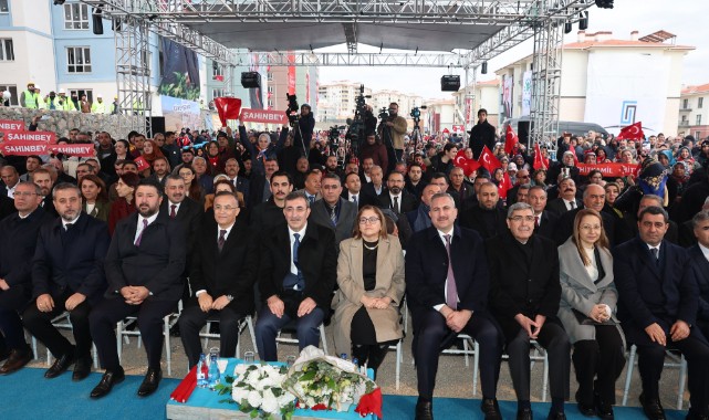 Miting Gibi Kura Çekimi