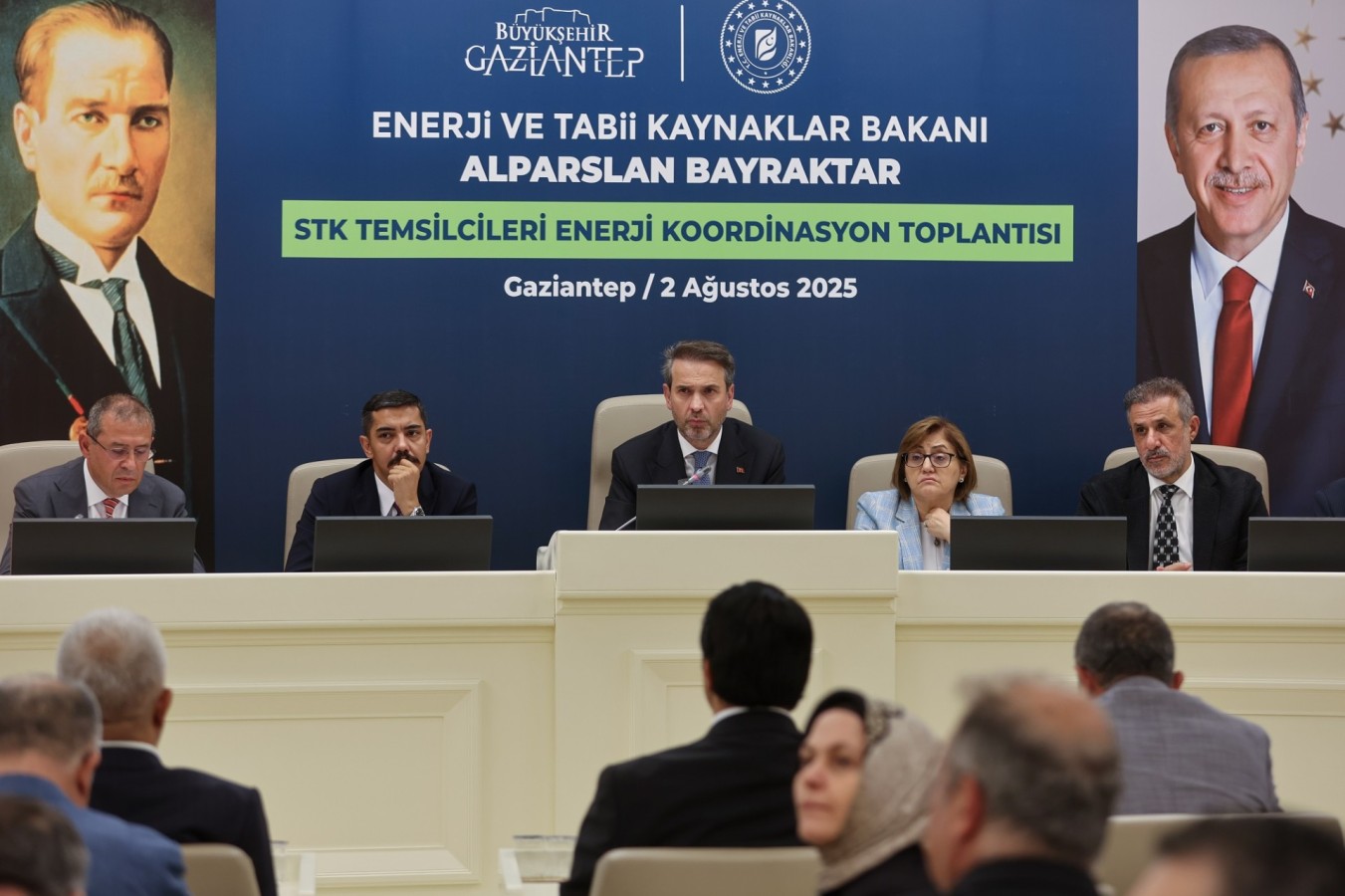 Bakan Bayraktar, elektrik kesintilerinin hesabını sordu;