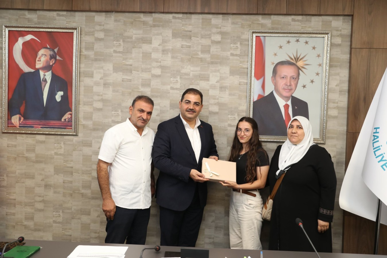 Dereceye giren öğrenciler ödüllendirildi;