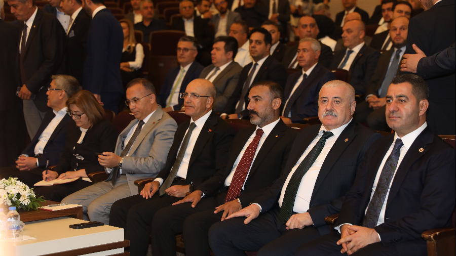 Bakan Şimşek, iş dünyasıyla buluştu;