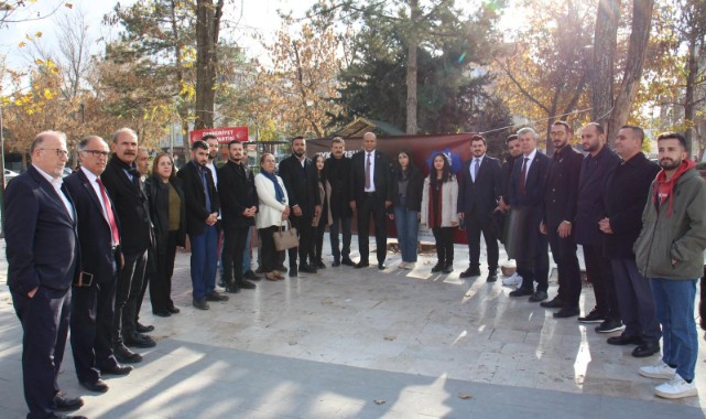 CHP, Üniversite gençliğinin burs ücretleri protestosuna destek verdi