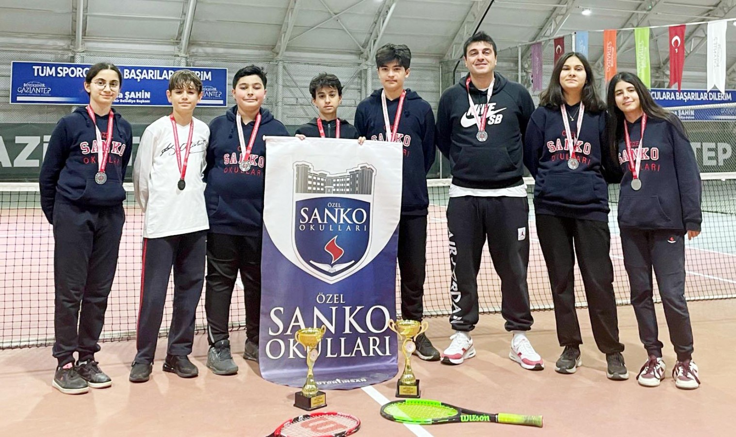 Sanko öğrencilerinin tenis başarısı;