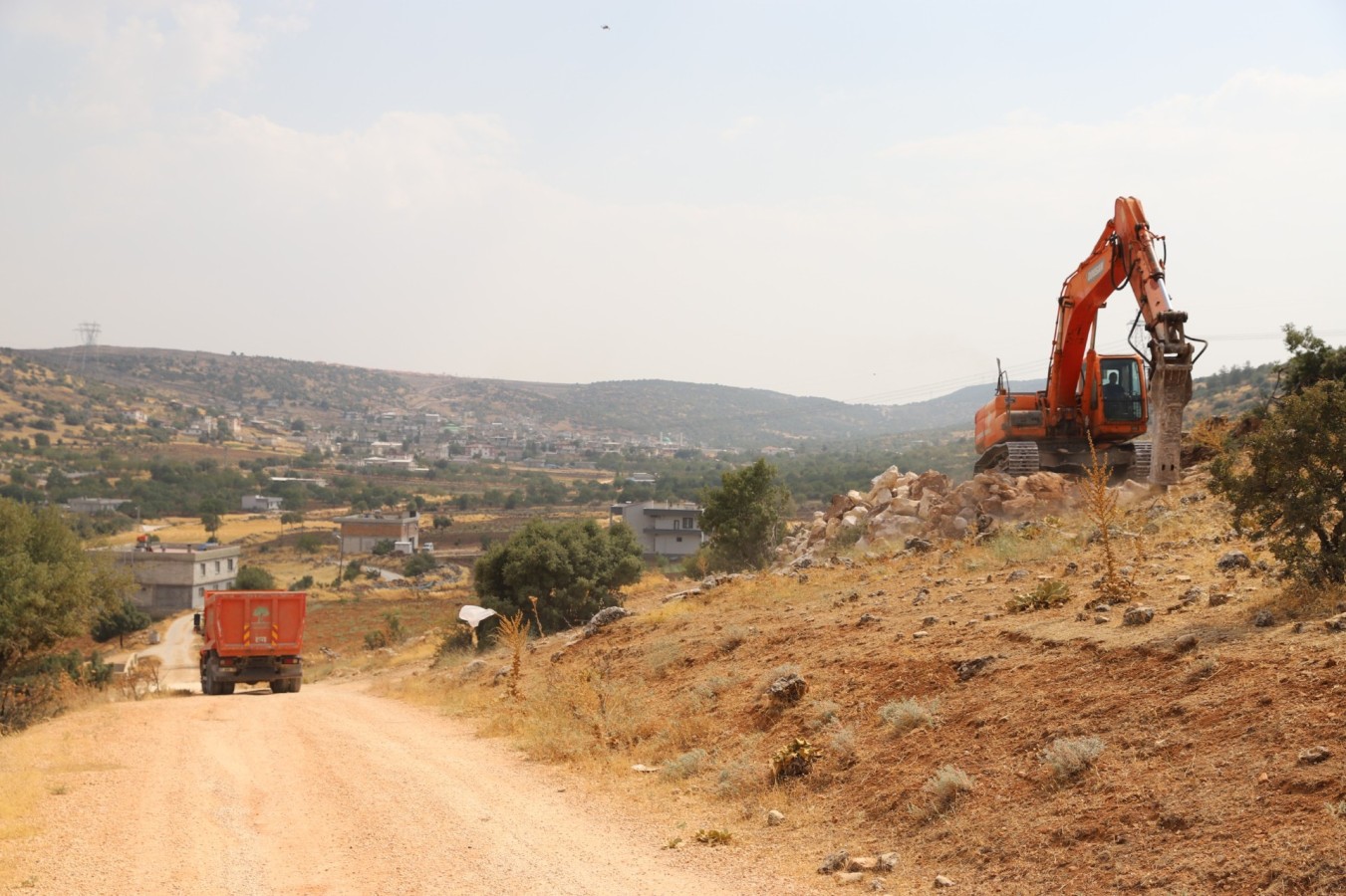Bağlarbaşı Mahallesine yeni arazi yolu;