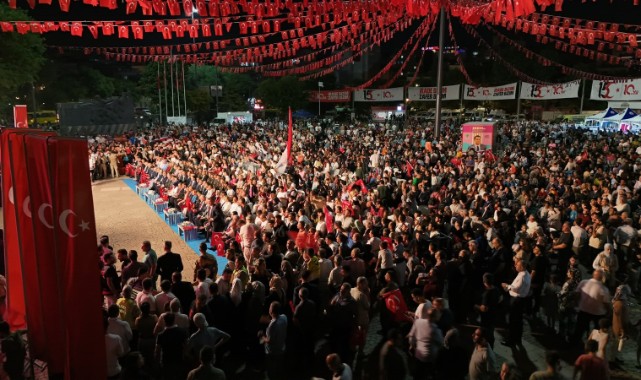 10 Yıl Önceki Heyecanla Gaziantep Tek Yürek Meydanlara İndi