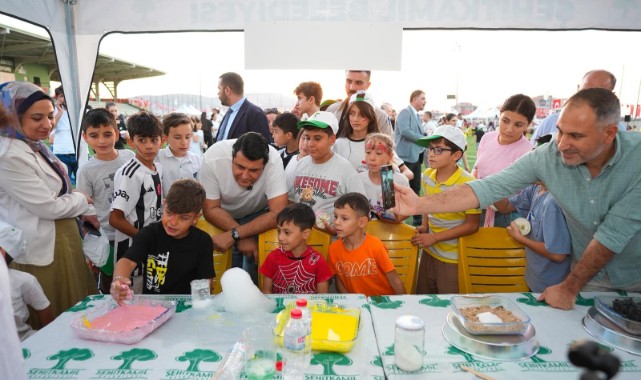 Bilim kaşifleri eserlerini sergiledi