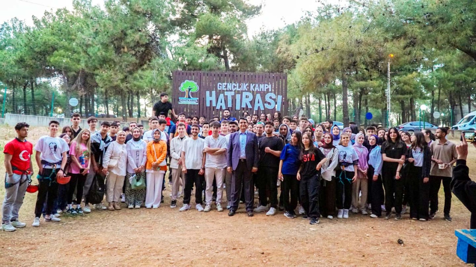 Umut Yılmaz'dan gençlere sürpriz ziyaret