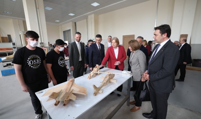 Almanya Çalışma ve Sosyal İşler Bakanı GSOMEM ve Model Fabrika'yı Ziyaret Etti