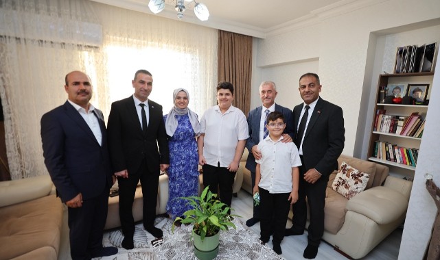 Başarılı Öğrencilere Tam Eğitim Desteği