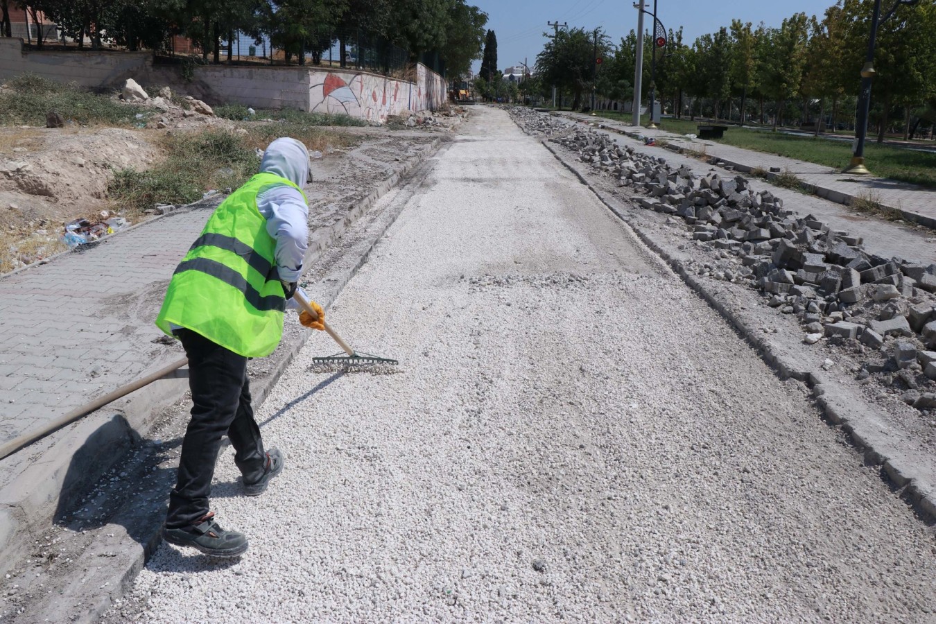 Parke döşeme seferberliği devam ediyor