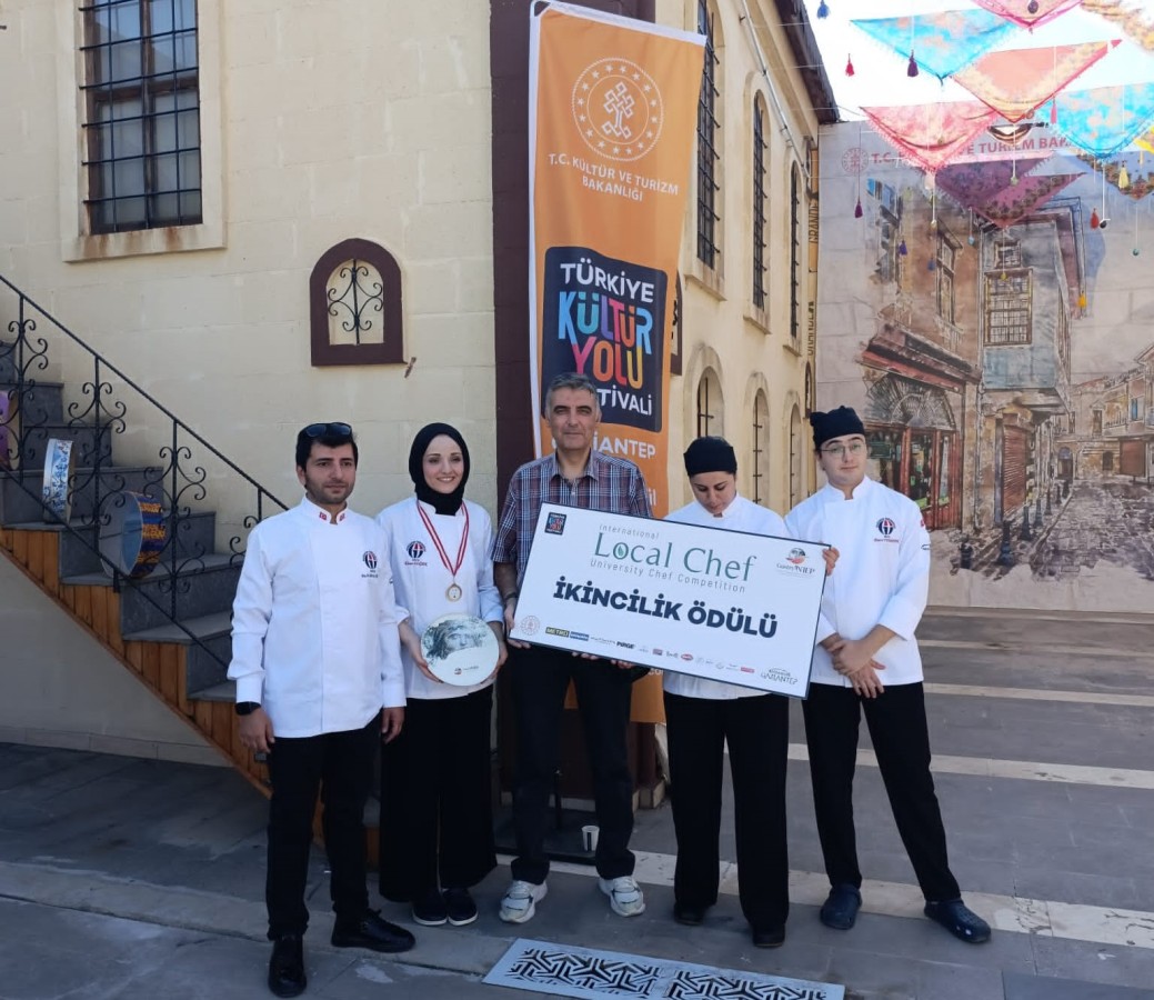 Üniversiteliler gastronomi yarışmasında ikinci oldu