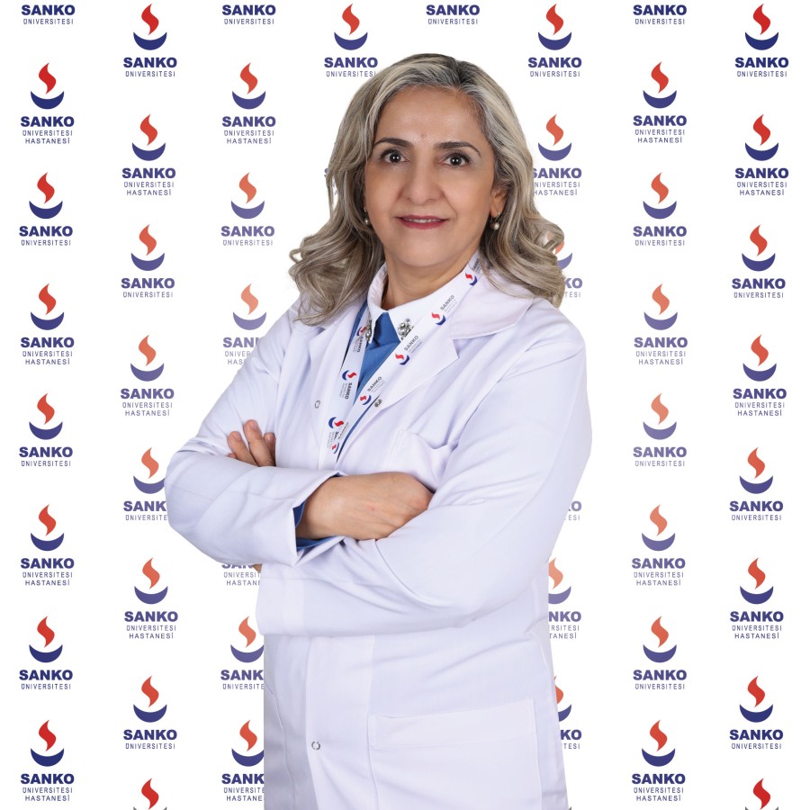 Cilt lekeleri güneş hasarına bağlı nedenlerle görülür