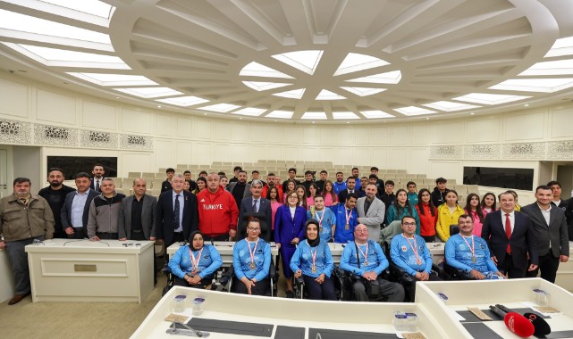 Başarılı Sporculara Teşekkür