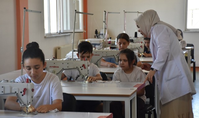 Şahinbey'de Minik Terziler İş Başında