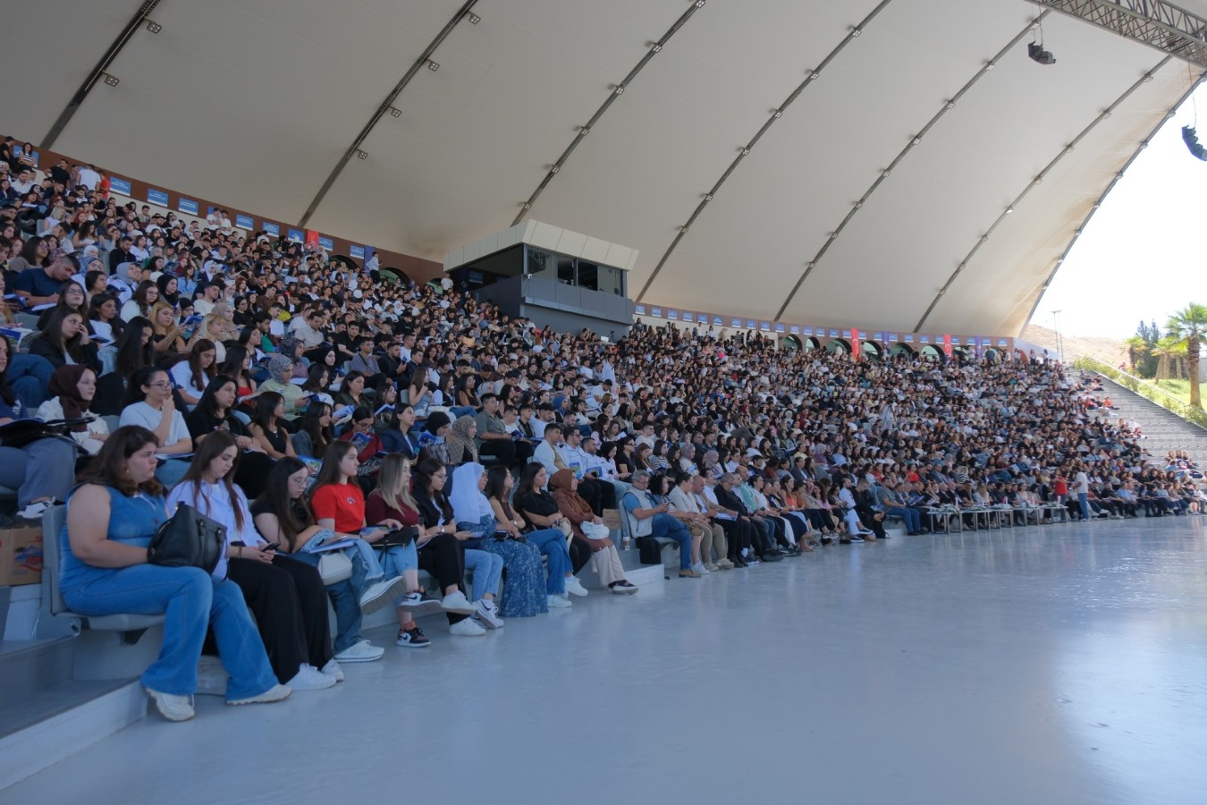HKÜ’de 1585 yeni öğrenci üniversite hayatına merhaba dedi