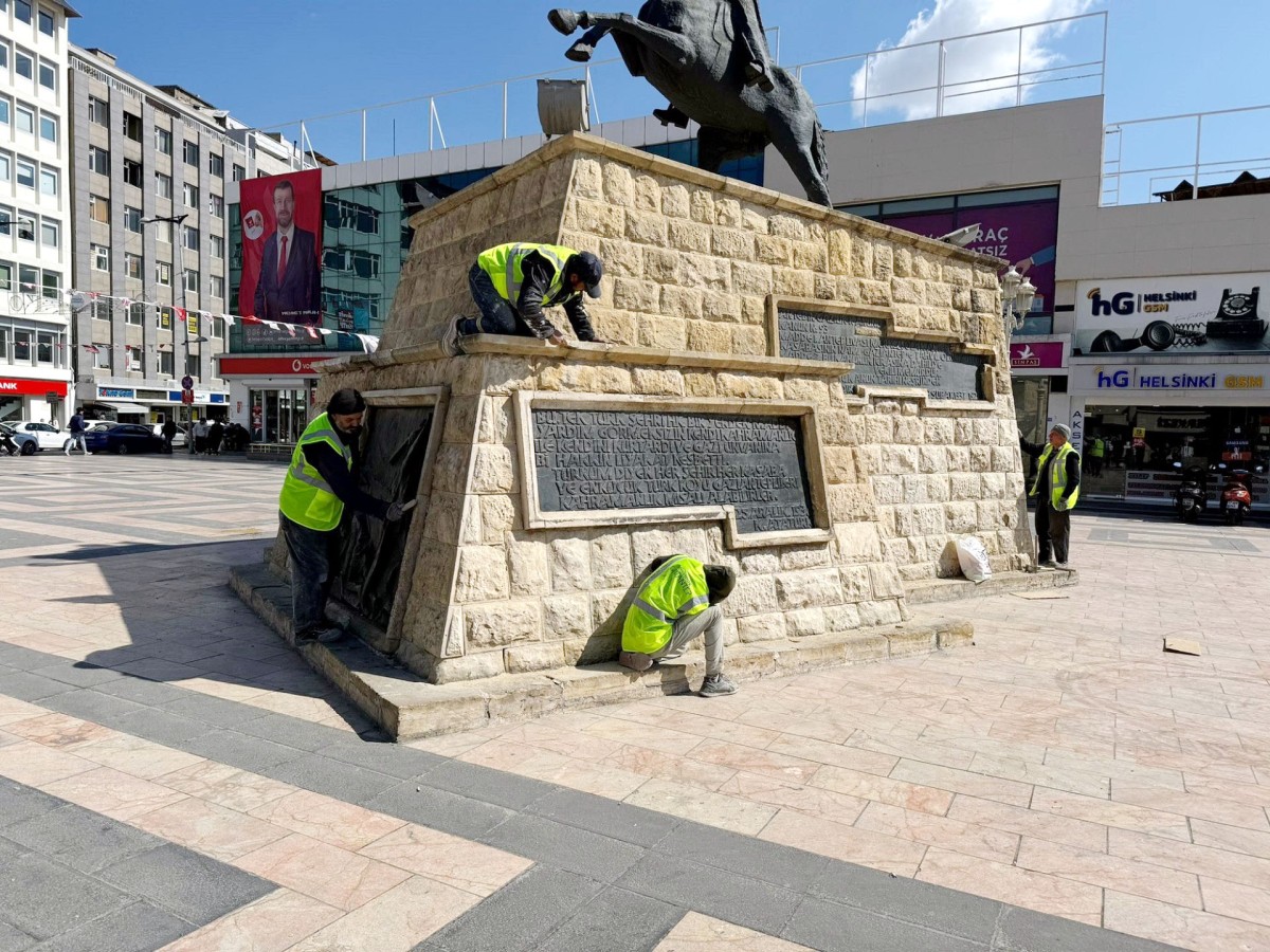 Atatürk anıtı için harekete geçildi