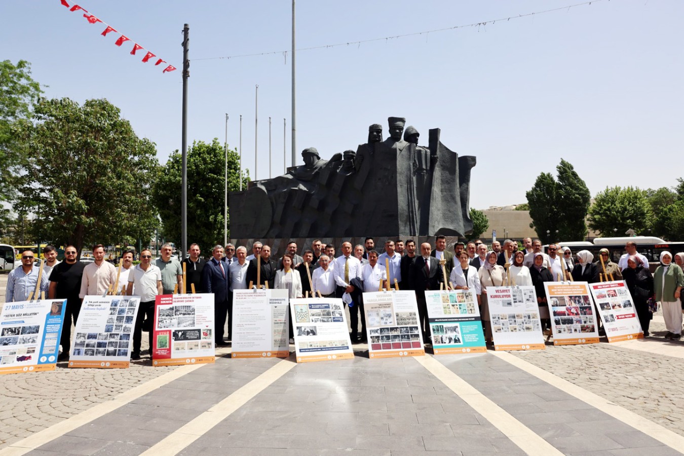 AK Parti teşkilatı 27 mayıs’ı unutmadı;