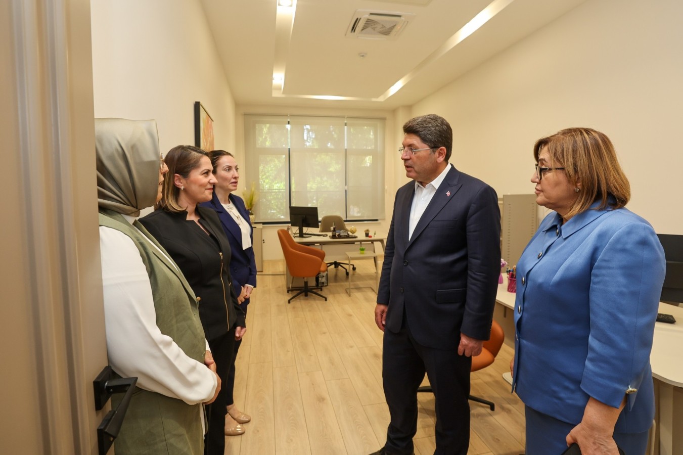 Bakan Tunç, Aile Akademisi’ne övgü yağdırdı;