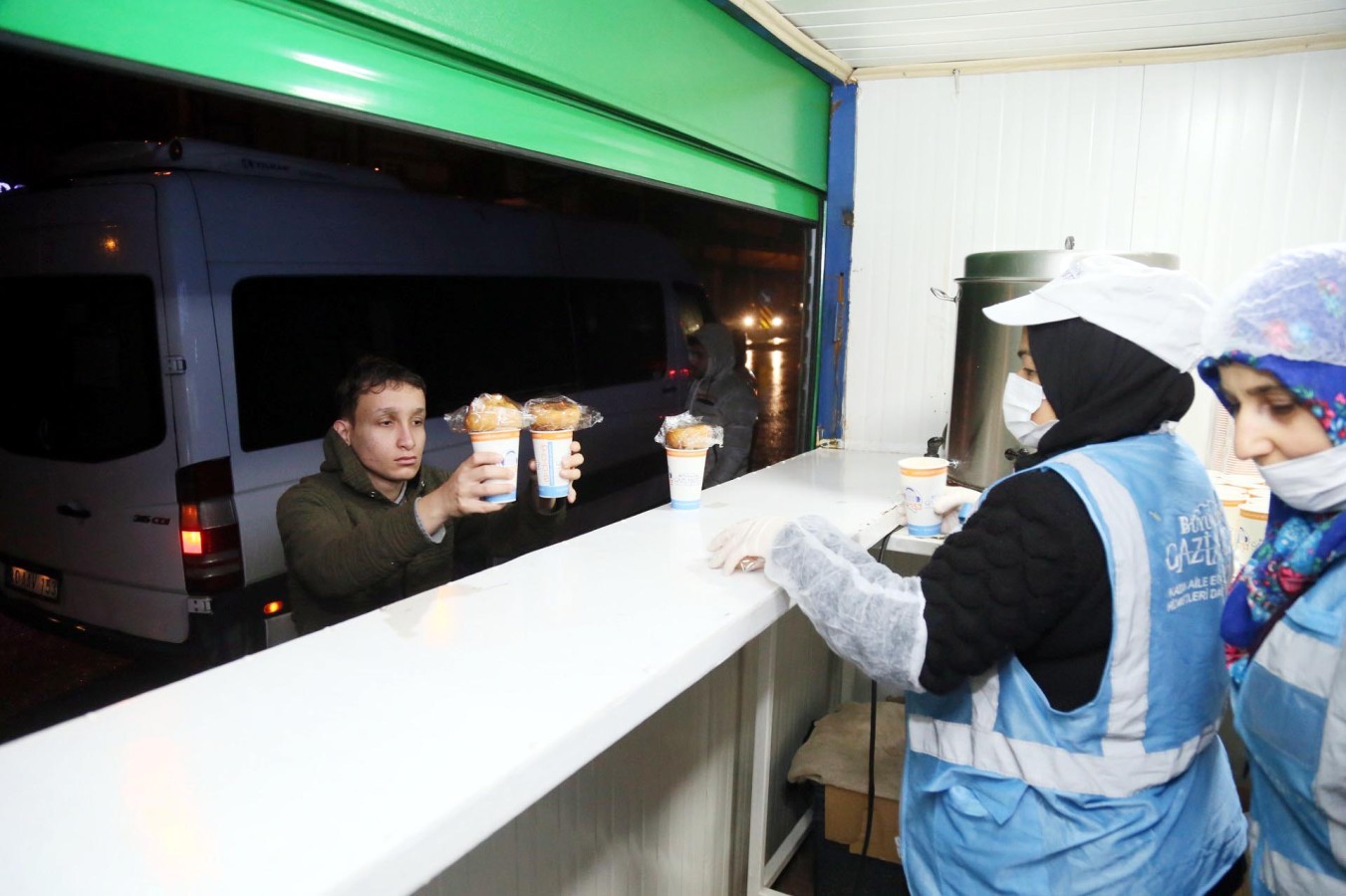 Her gün 15 bin kişiye çorba ikramı