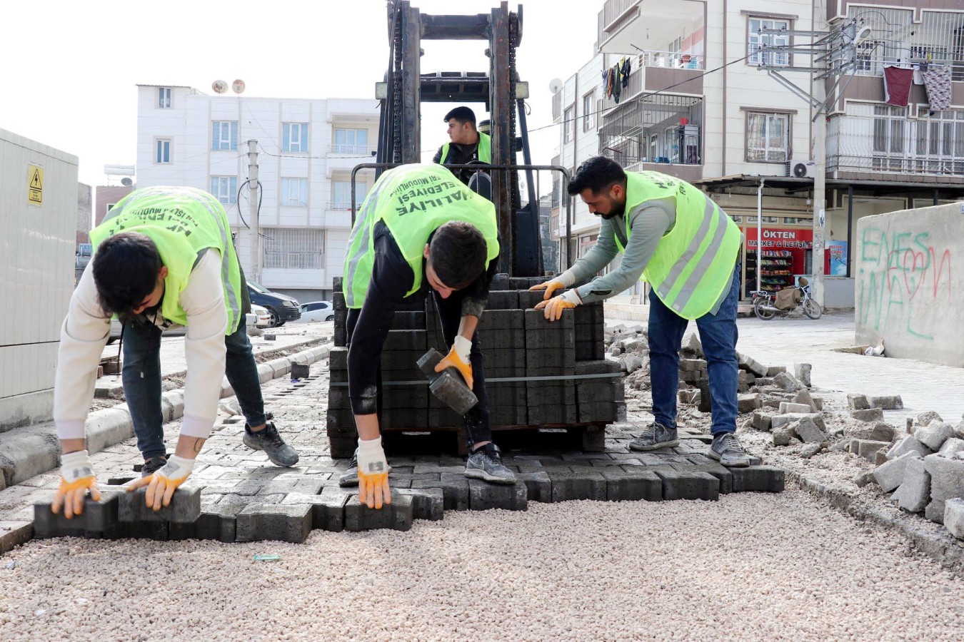 Üst yapı çalışmaları sürdürülüyor;