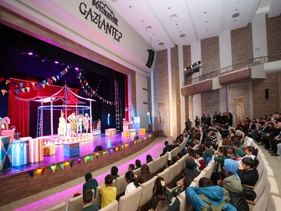 Şehir Tiyatrosu'ndan "Benim Güzel Pabuçlarım" Prömiyeri