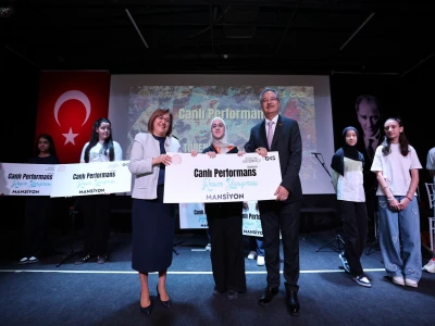 Gaziantep'te Sanatla Yükselen Öğrenciler Ödüllendirildi