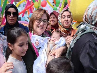 Başkan Şahin Anne Bebek Festivali'nde Aileler İle Buluştu
